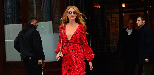 Blake Lively Sunglasses: Her Top 7 Eyewear Brand Names